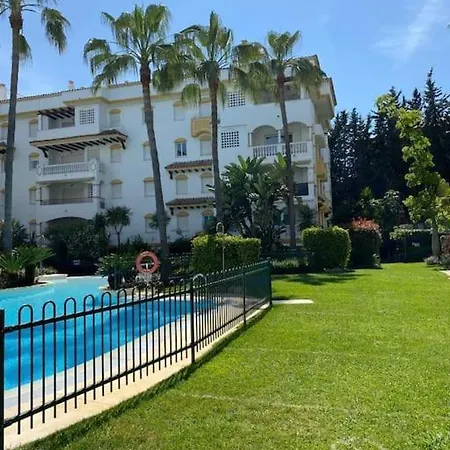 - Swimming Pool - Private Parking Apartment *