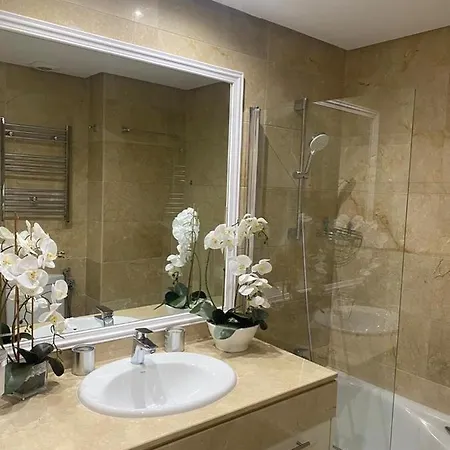 Apartment - Swimming Pool - Private Parking